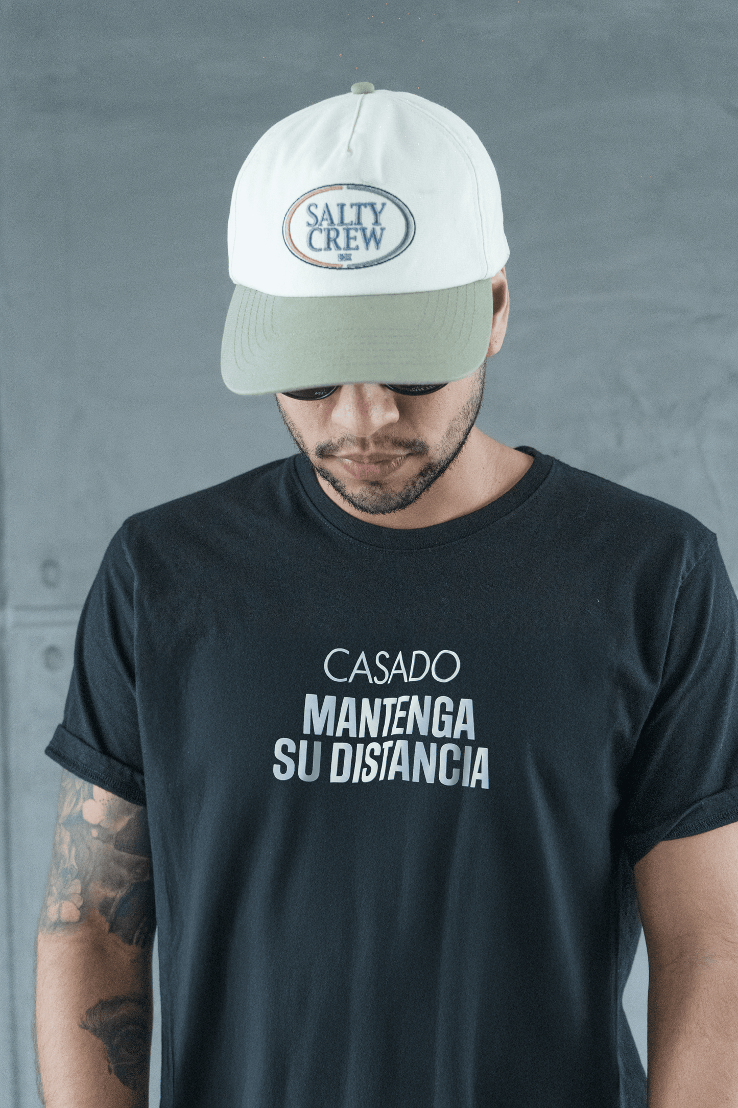 CASADO, MANTENGA SU DISTANCIA