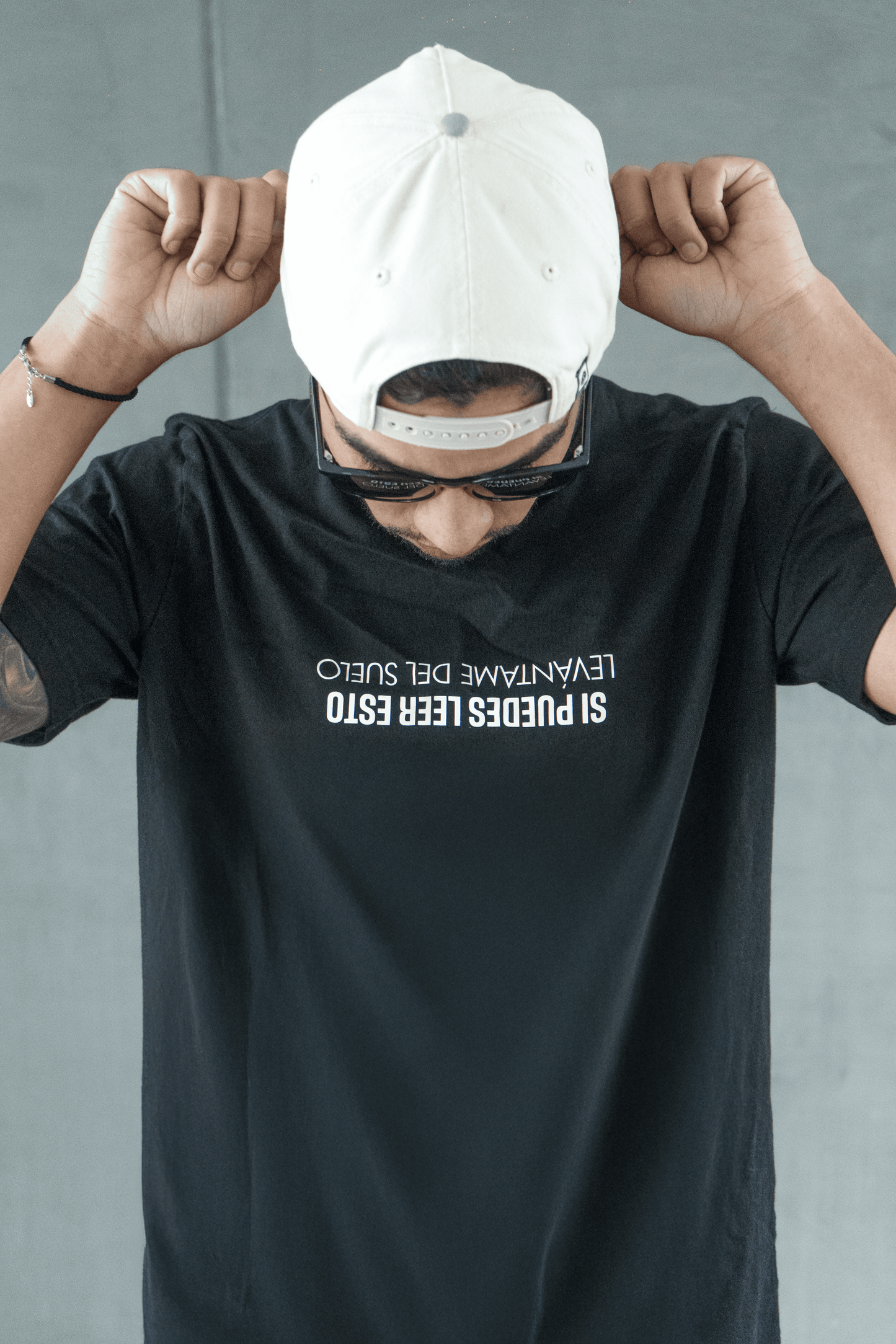 SI PUEDES LEER ESTO, LEVÁNTAME DEL SUELO